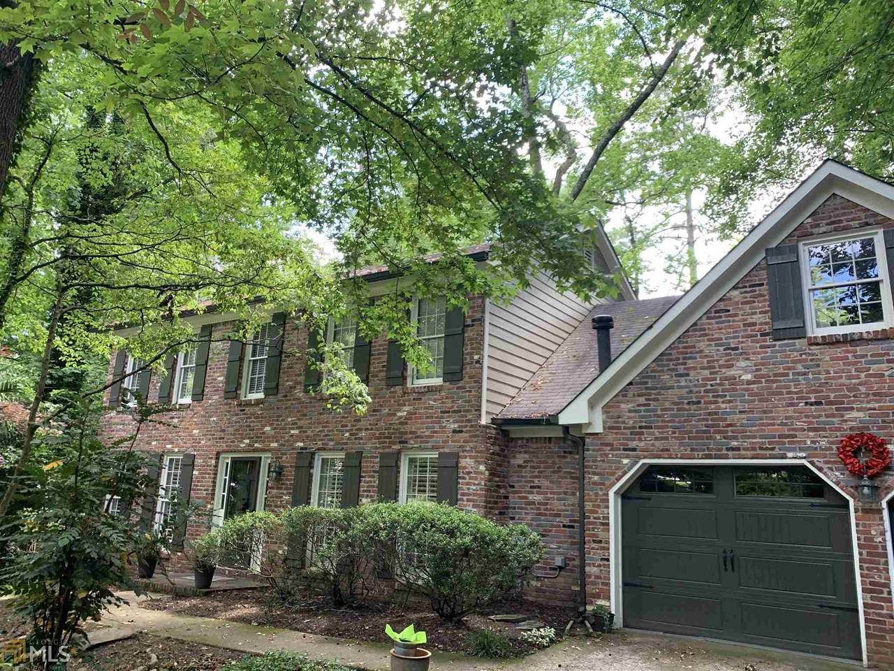 2661 Ravenoaks Pl - Photo 1