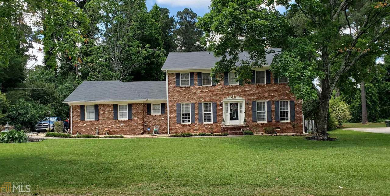 2216 Country Club Dr - Photo 1