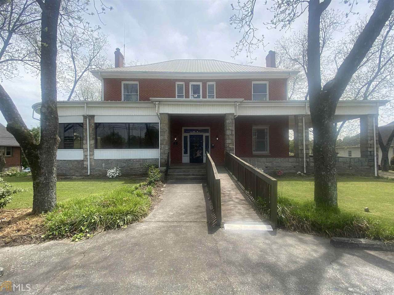 38 Broad St - Photo 1