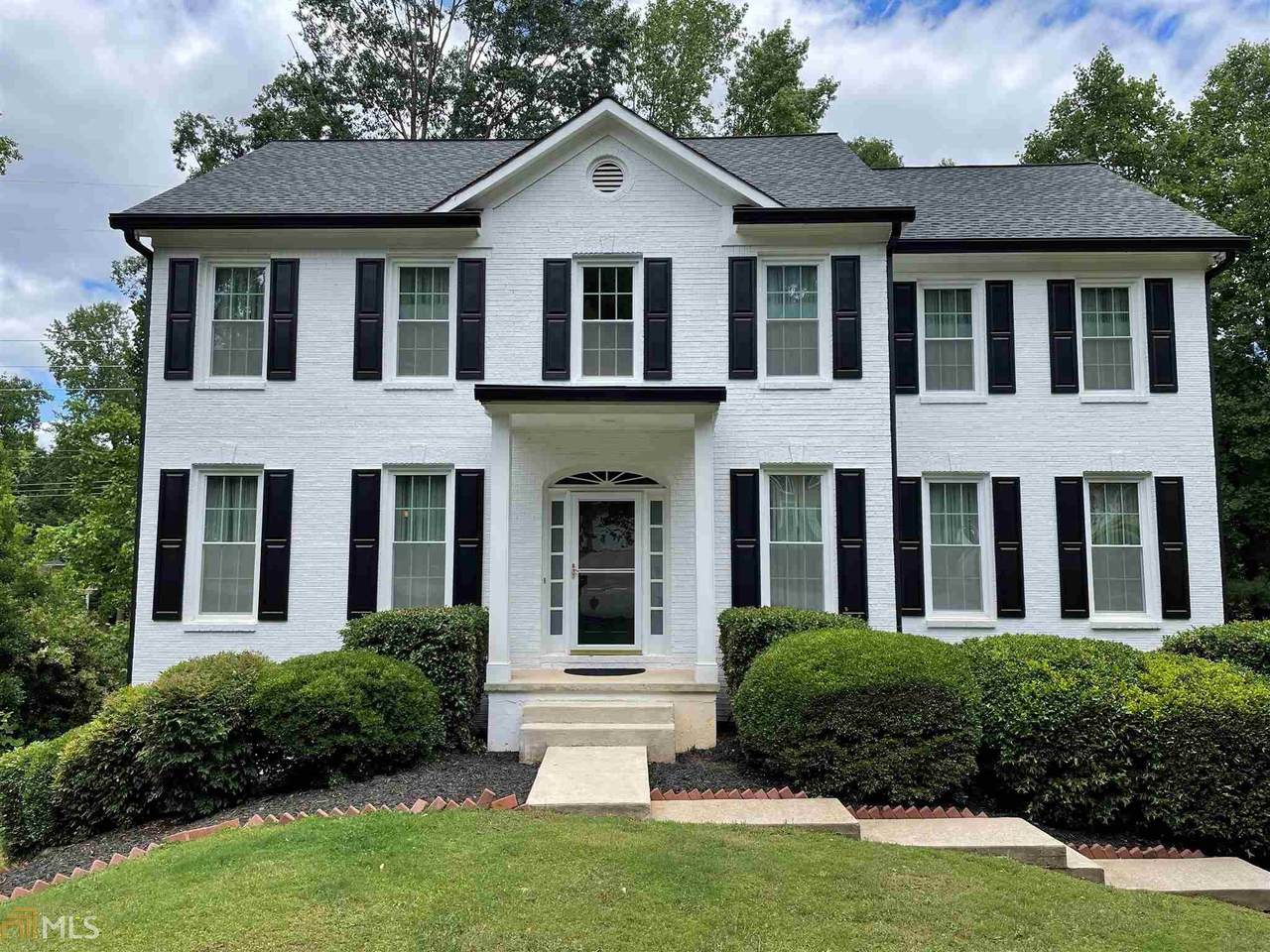 1045 Bellaire Ct - Photo 1