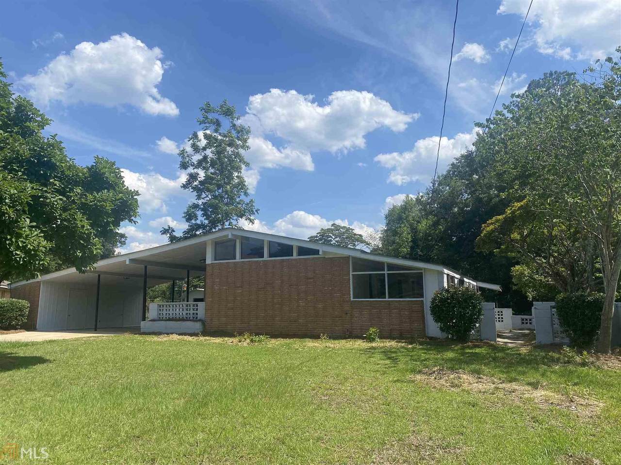 203 Pineview Dr - Photo 1