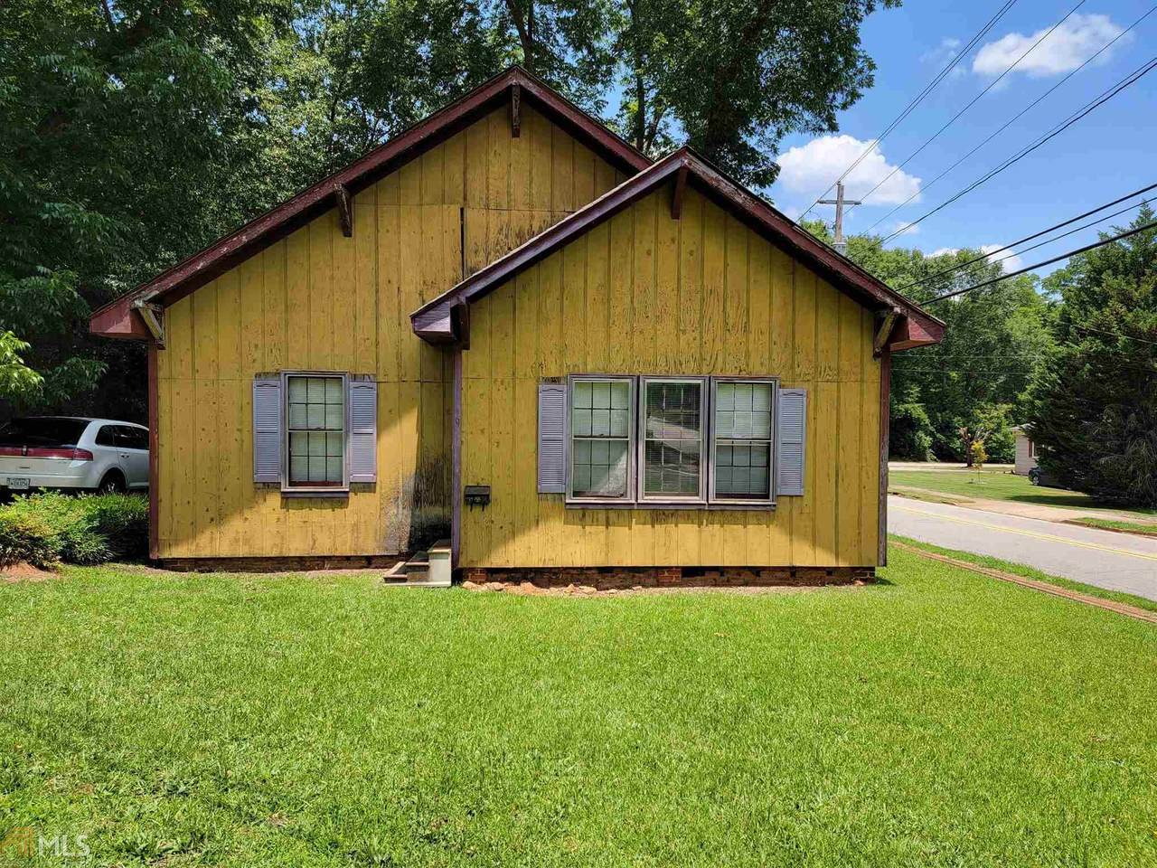 429 Howell St - Photo 1