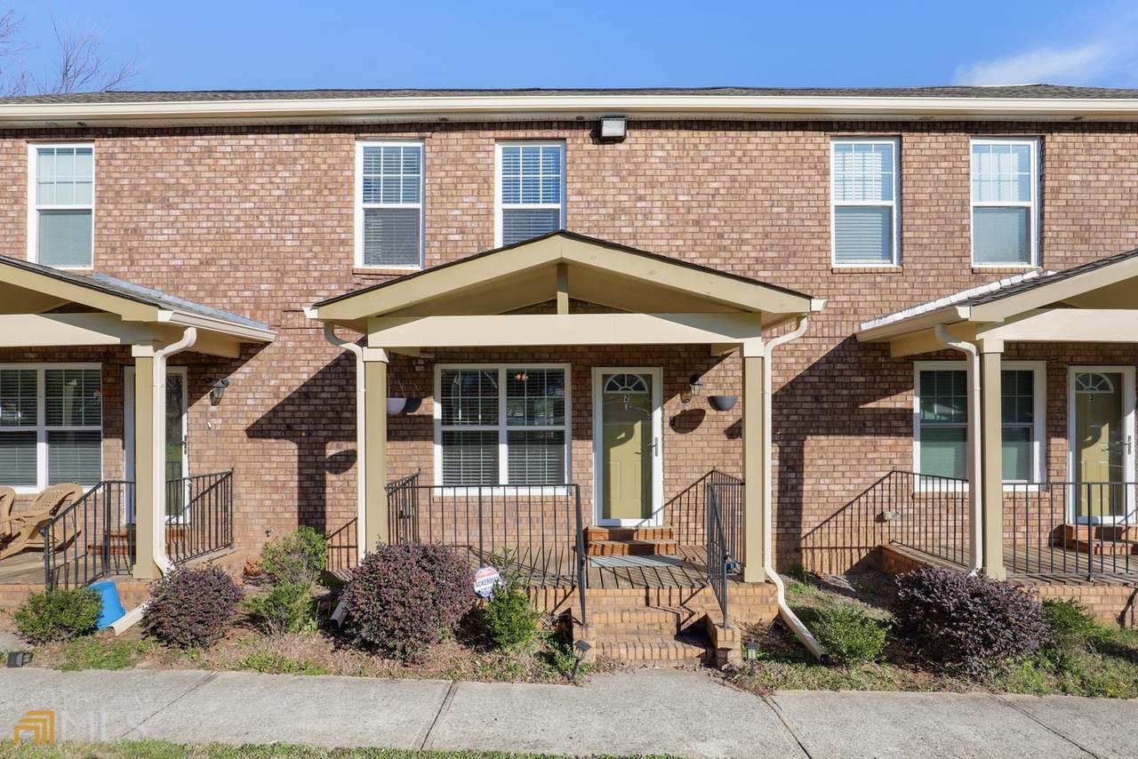 453 Windsor Street - Photo 1