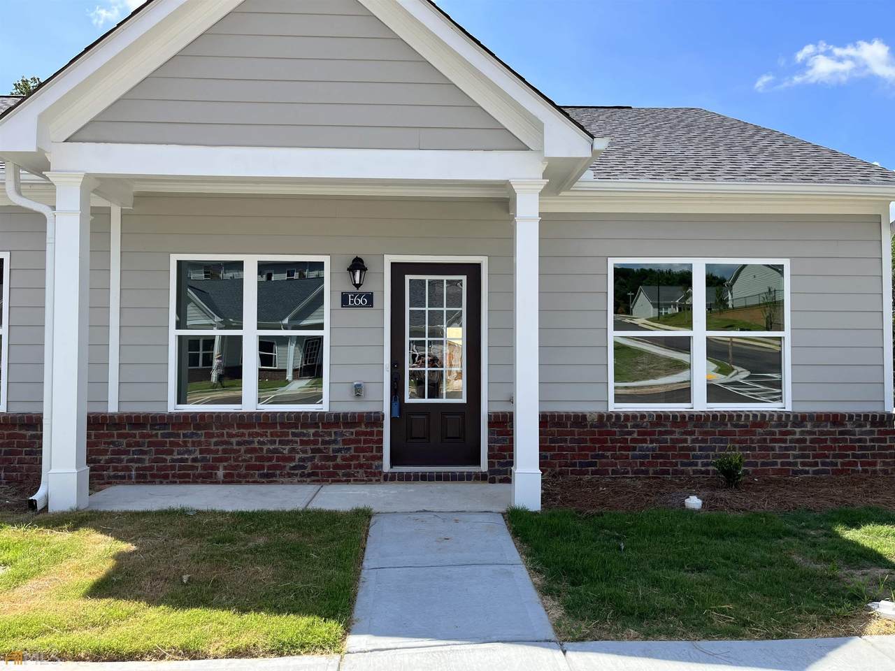 601 Parkview Court - Photo 1