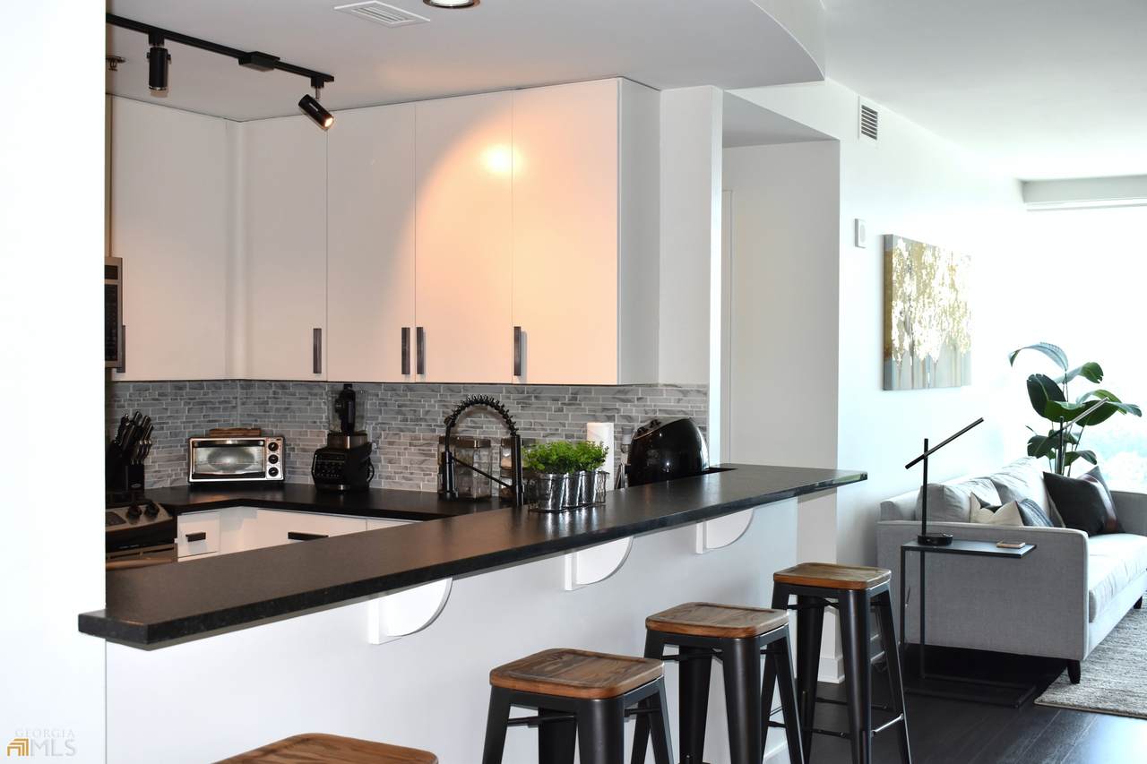 3338 Peachtree Road - Photo 1