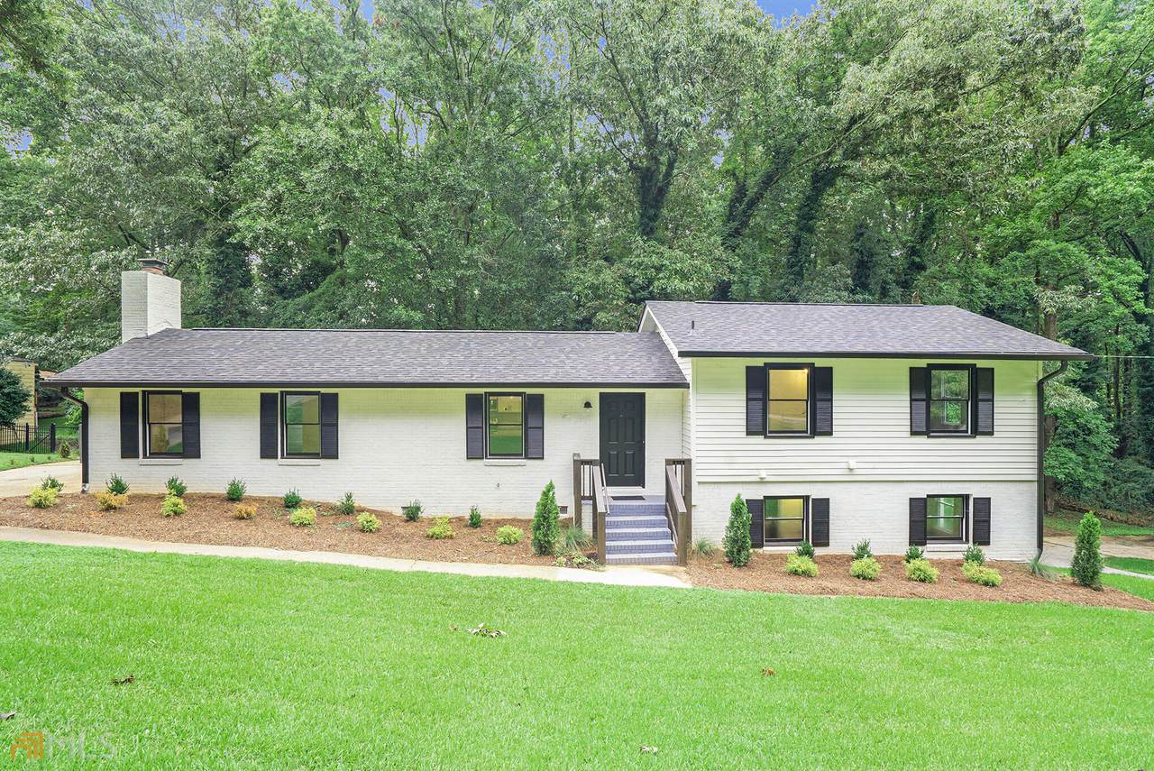 403 Greenwood Drive - Photo 1