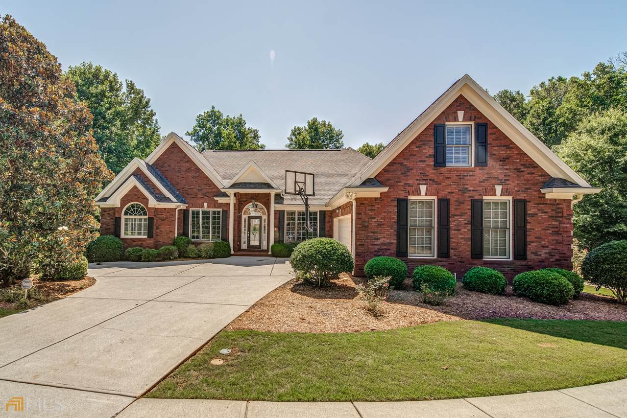 1003 Meadow Brook Drive - Photo 1