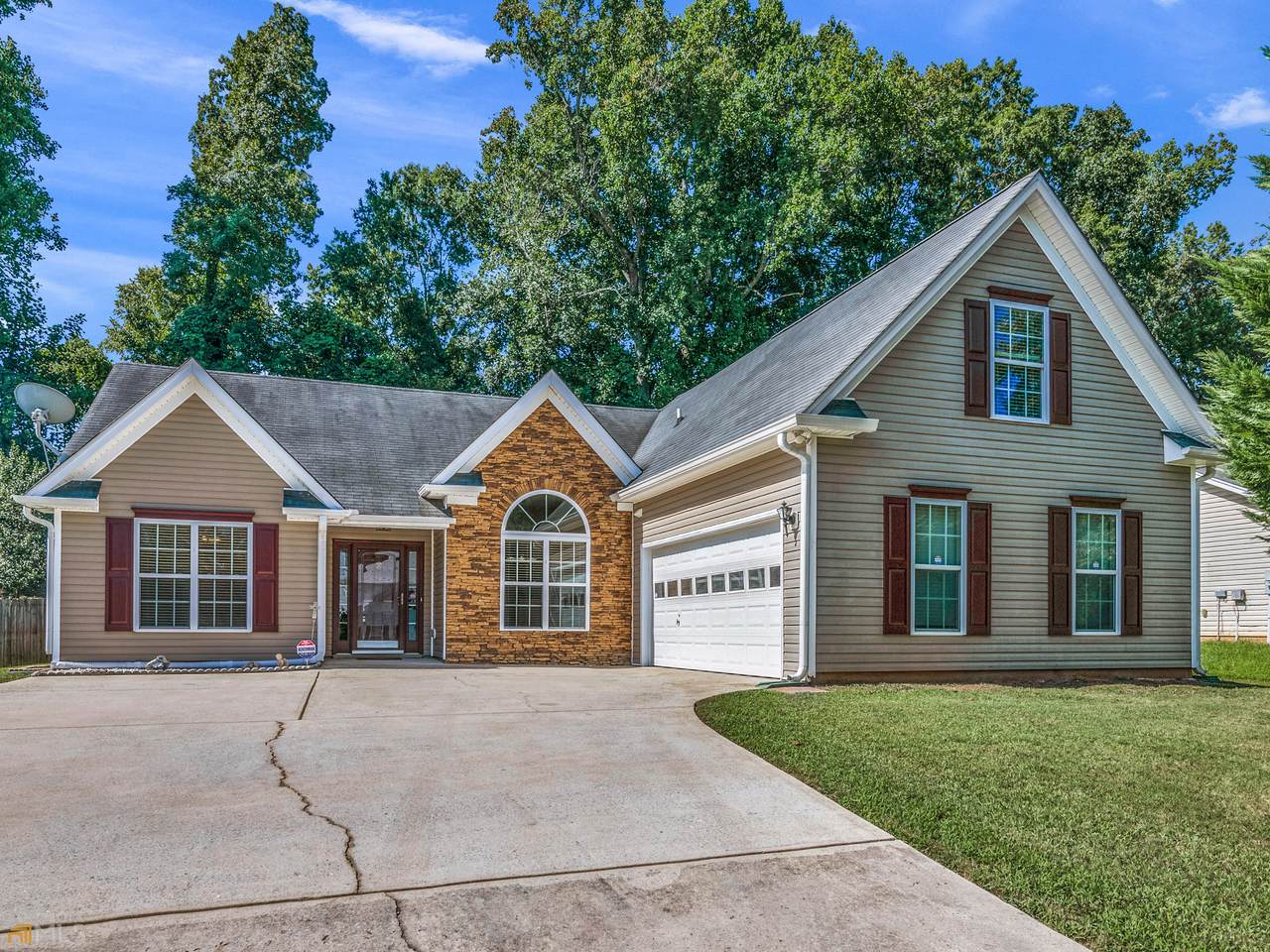 217 Sandstone Drive - Photo 1