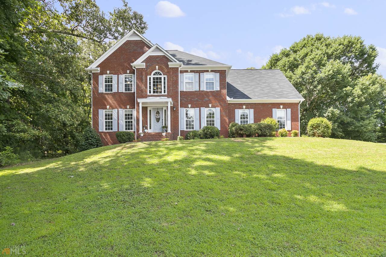 3890 Glenlake Drive - Photo 1