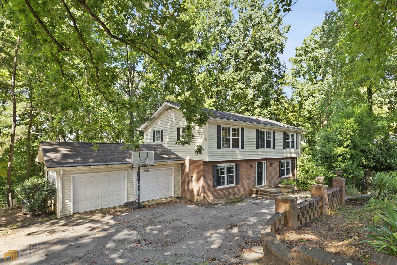 5584 Benton Woods Drive - Photo 1