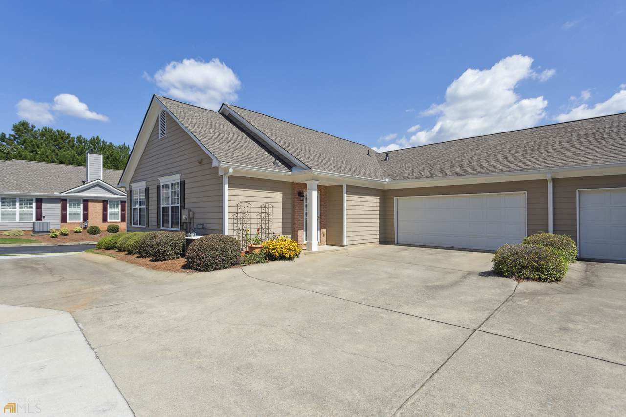 853 Camry Circle - Photo 1