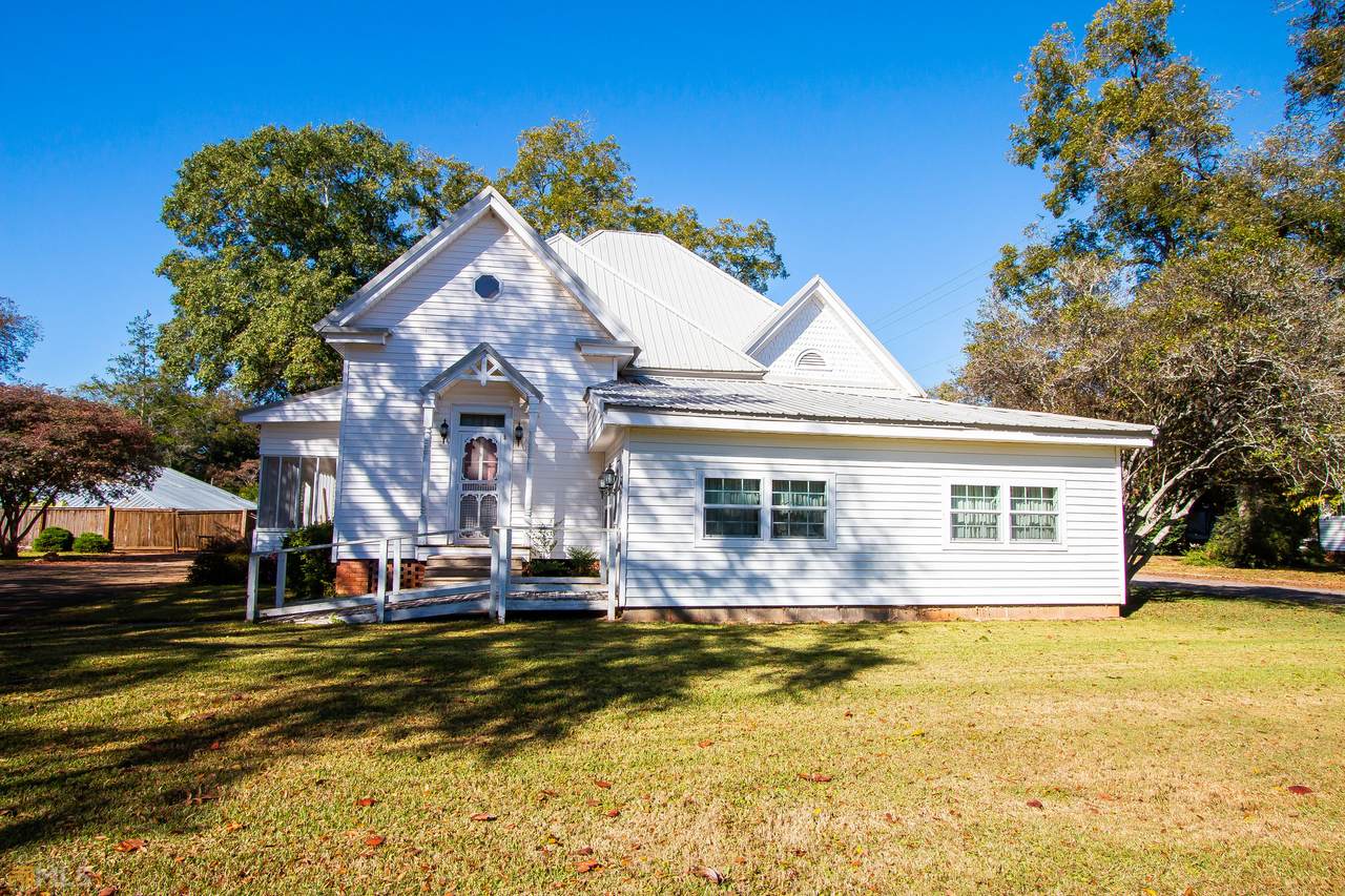 221 Walters Street - Photo 1