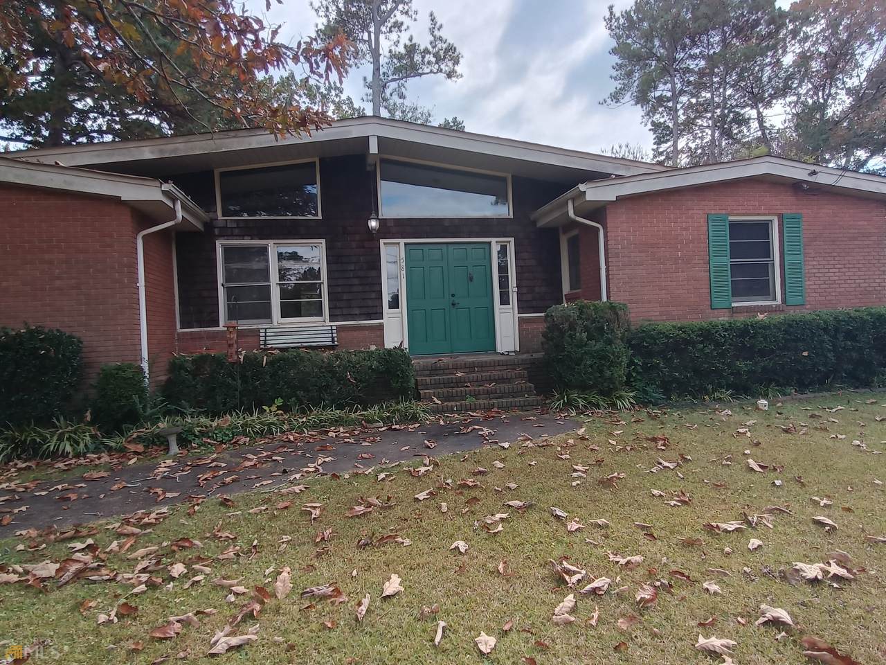 581 Lummus Avenue - Photo 1