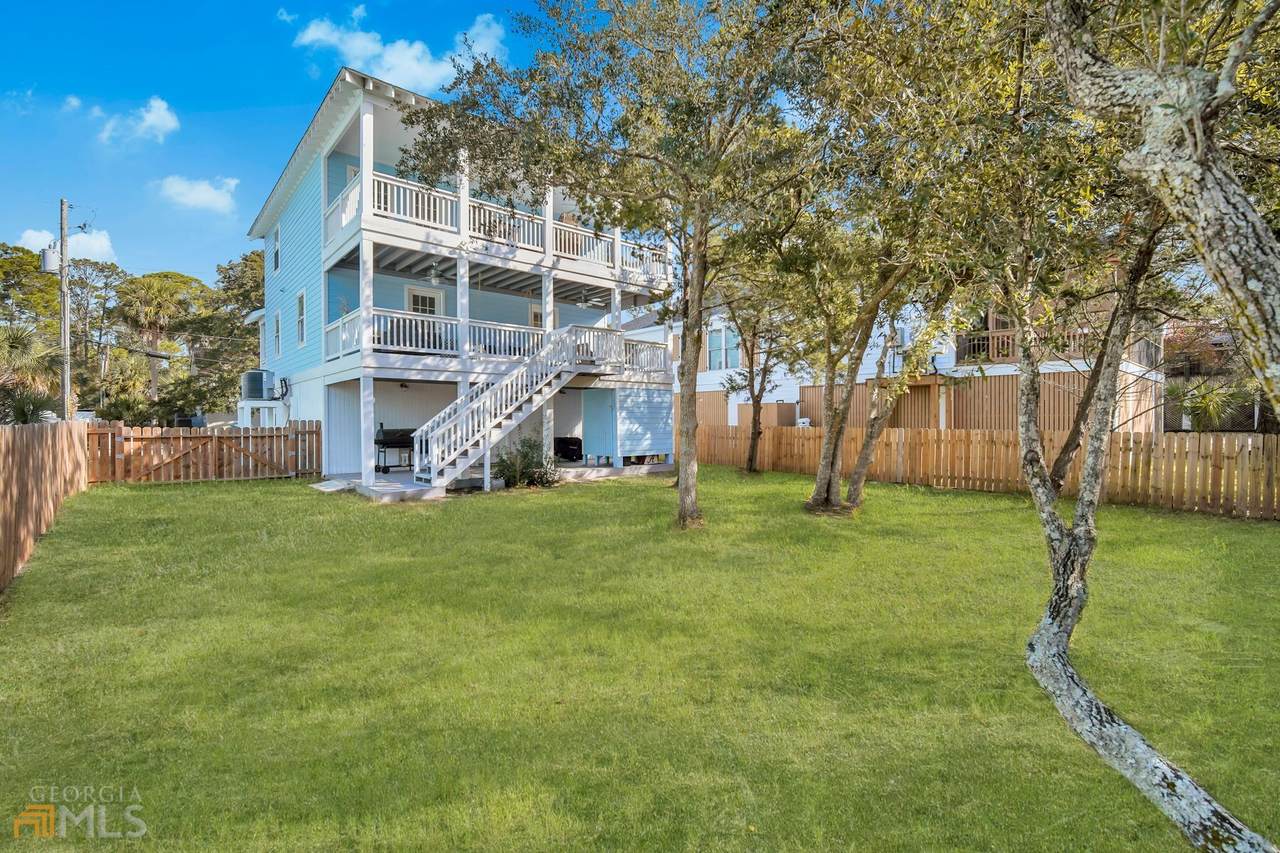 401 10th Street - Photo 1