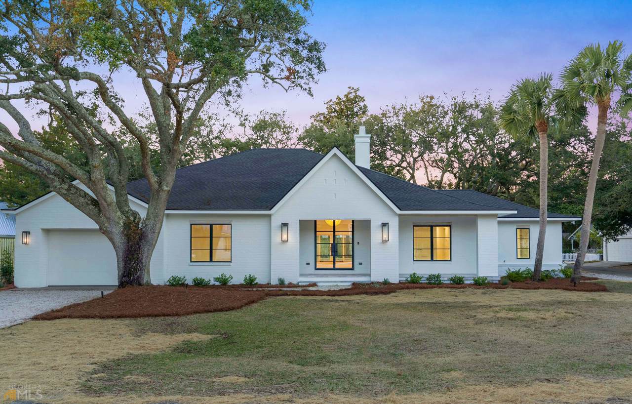 1833 Bruce Drive - Photo 1
