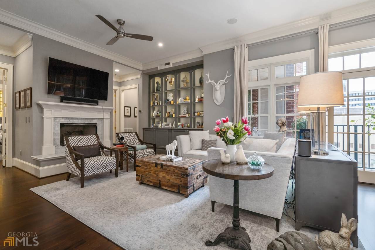 77 Peachtree Place - Photo 1