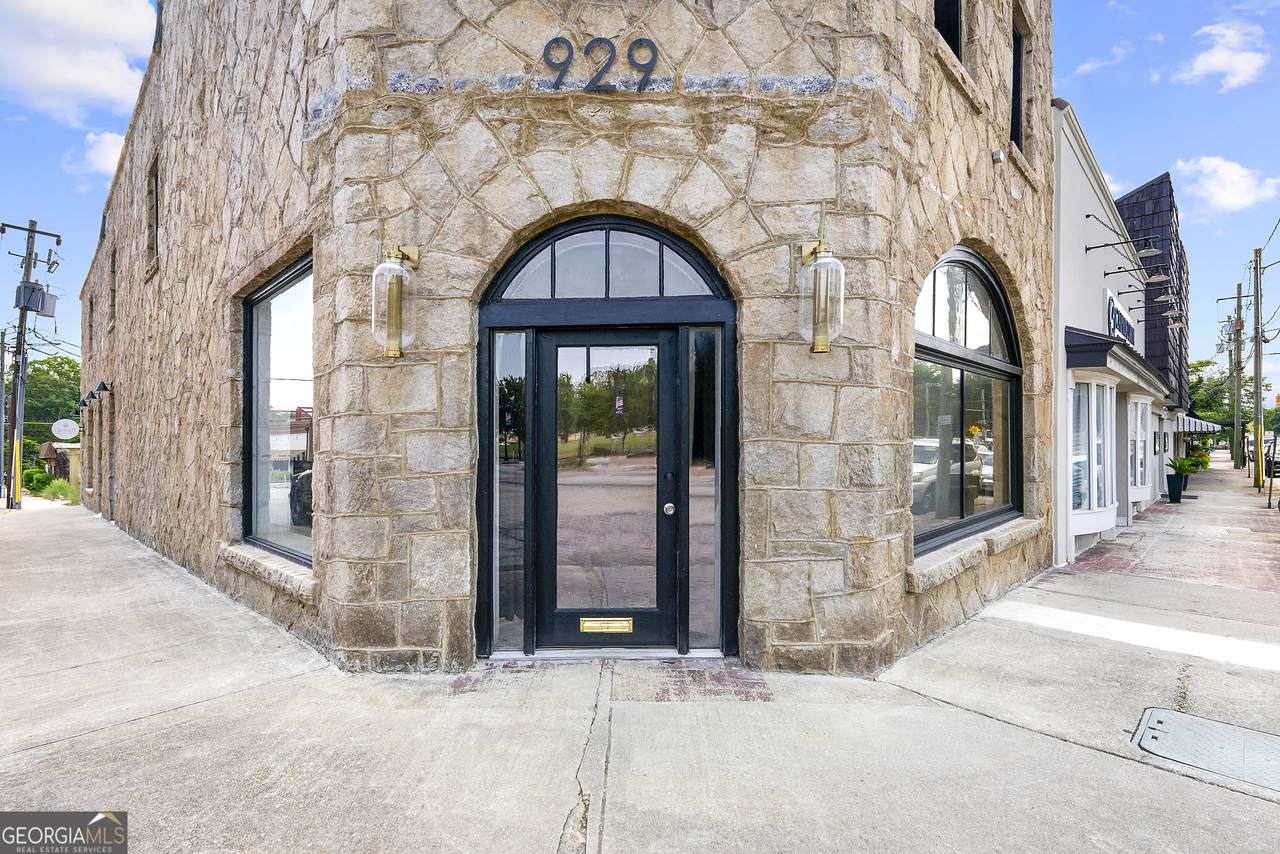 929 Main Street - Photo 1