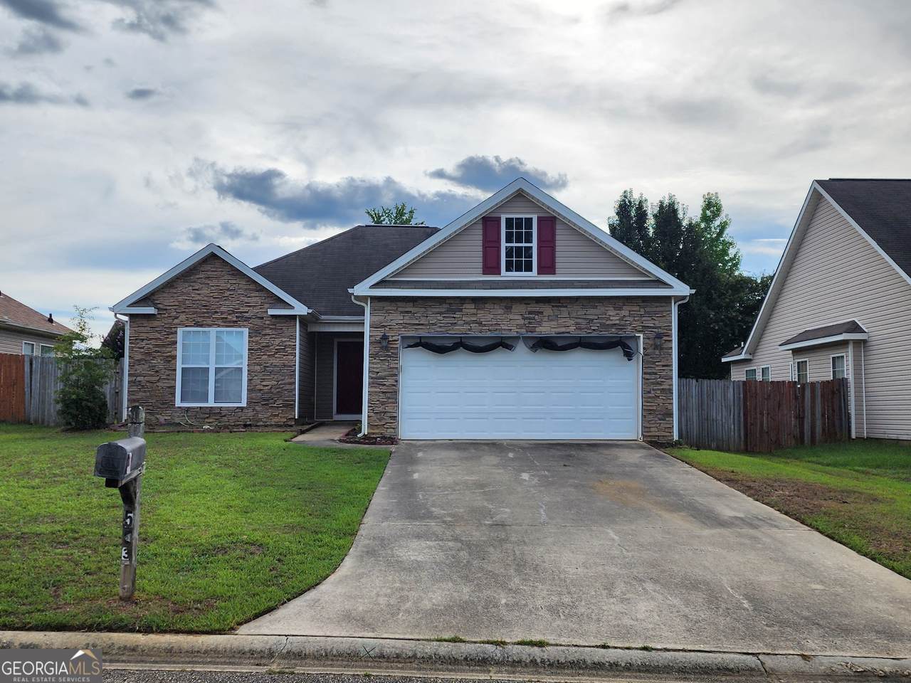513 Clover Trail - Photo 1