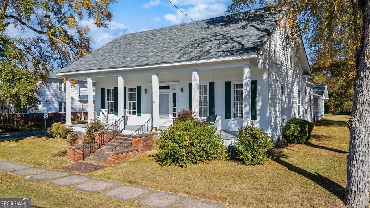 211 Main Street - Photo 1