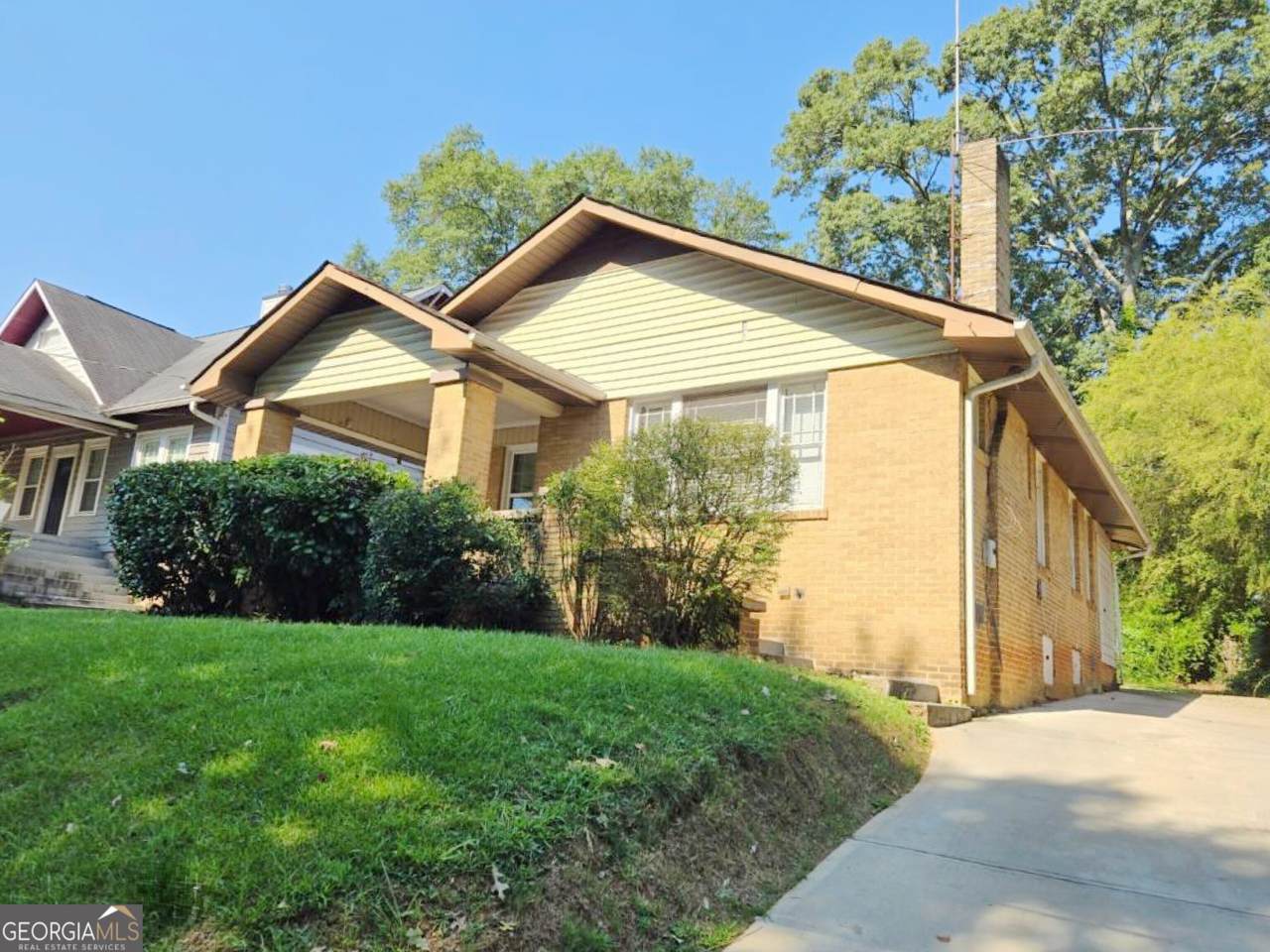 1453 Hartford Avenue - Photo 1