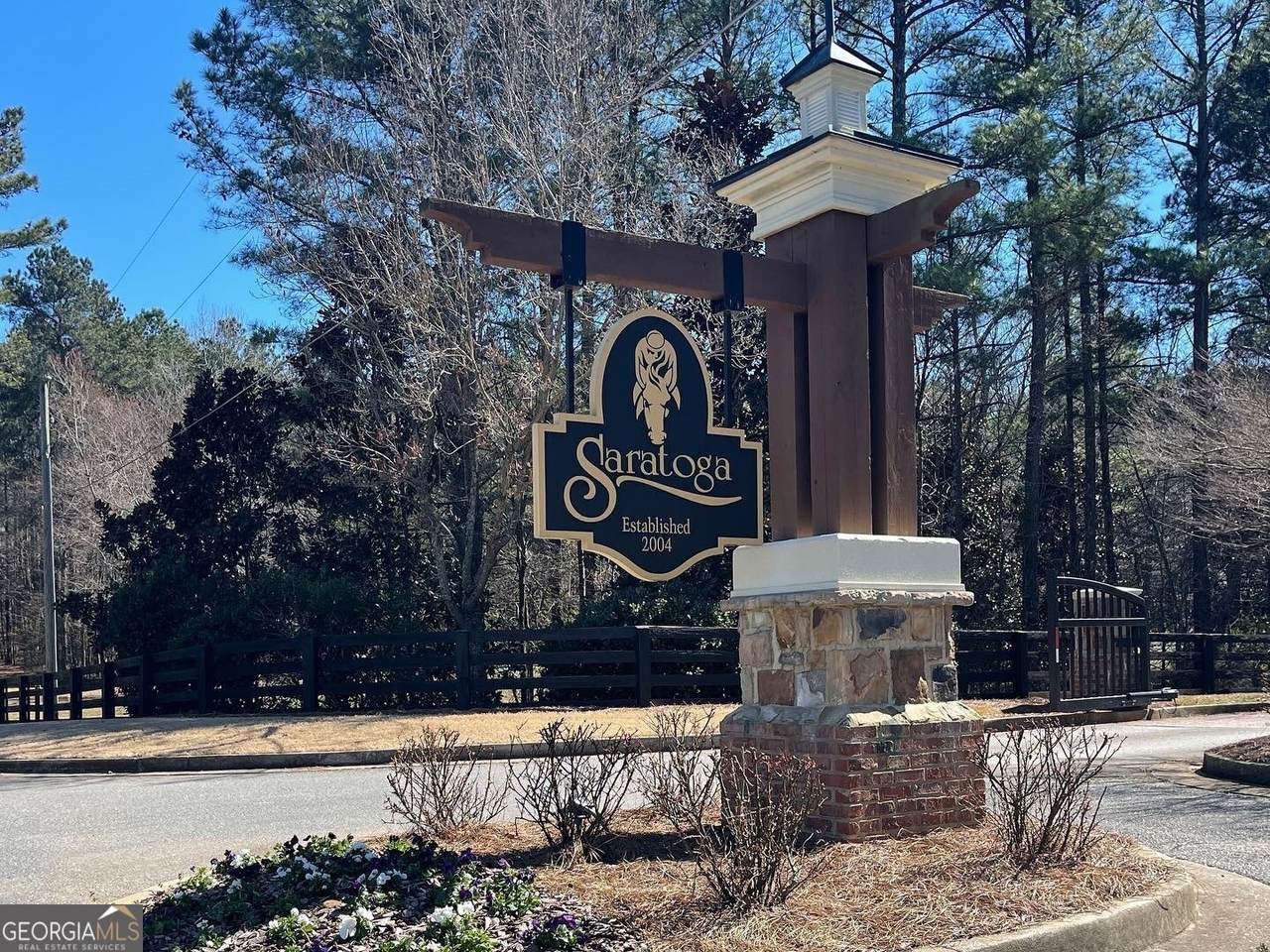 15 Saratoga Drive - Photo 1