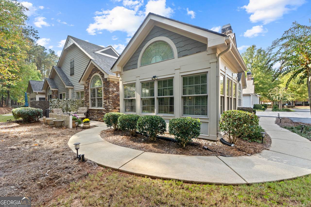 133 Edgewood Court - Photo 1