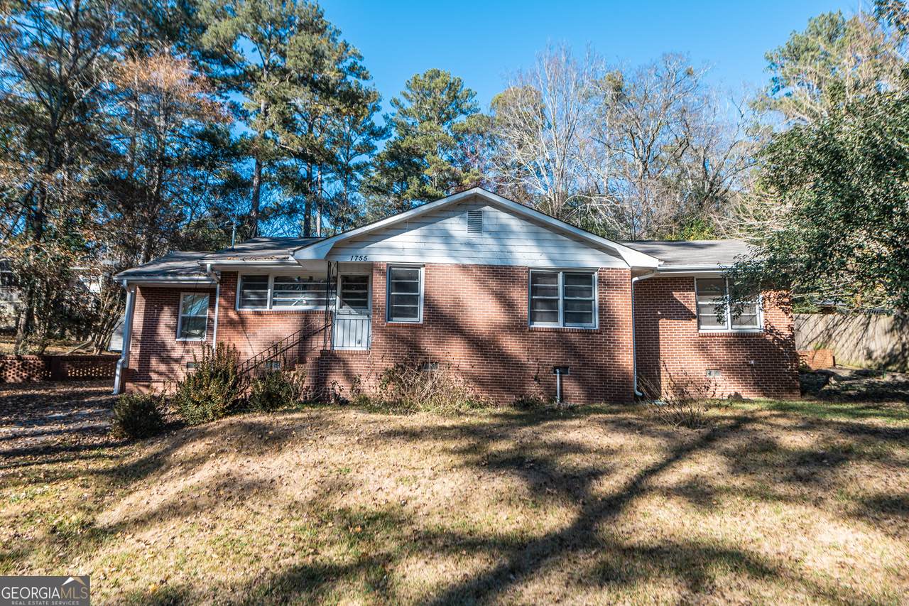 1755 Waverland Circle - Photo 1