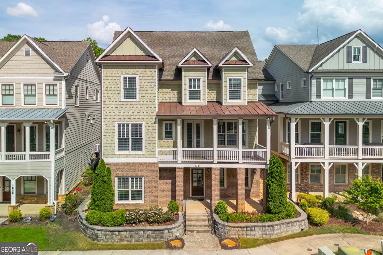 1329 Booth Avenue - Photo 1