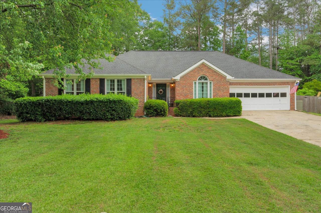 1050 Chestnut Hill Circle - Photo 1