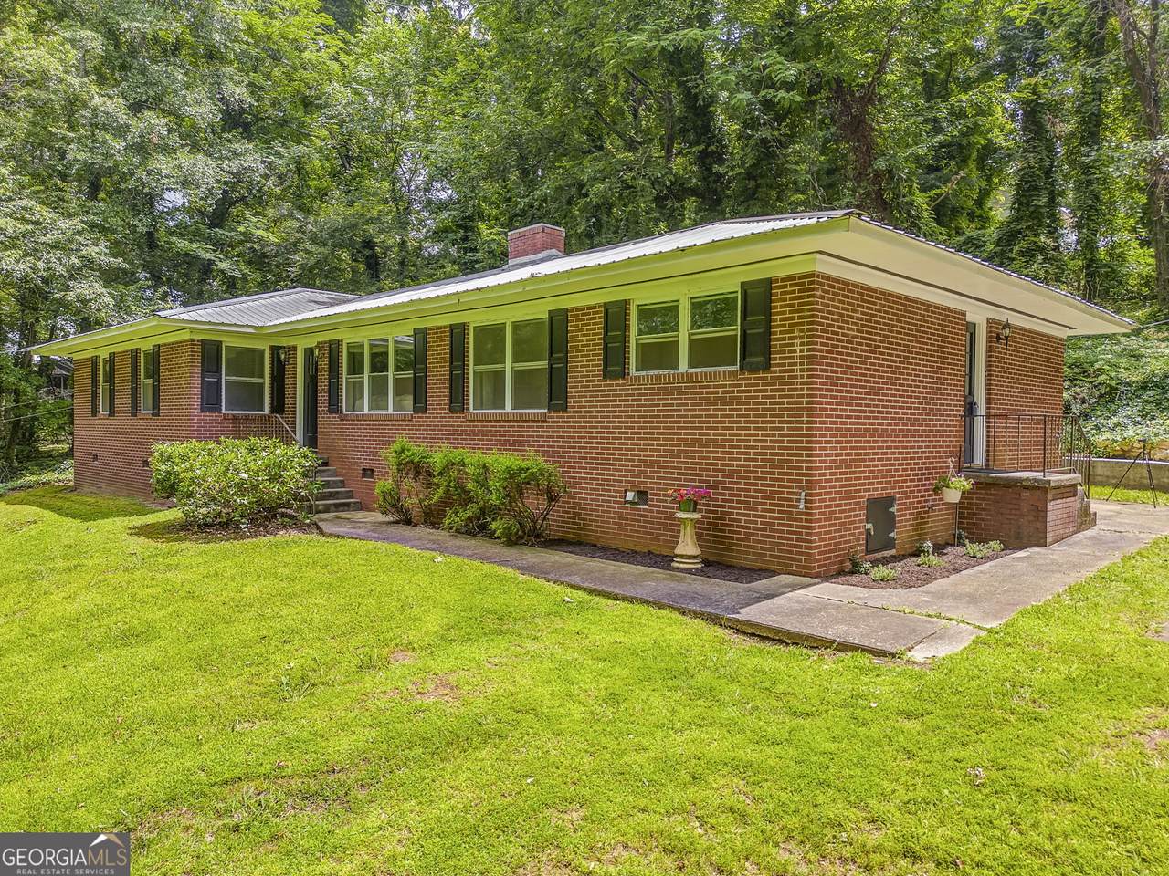 103 White Circle - Photo 1