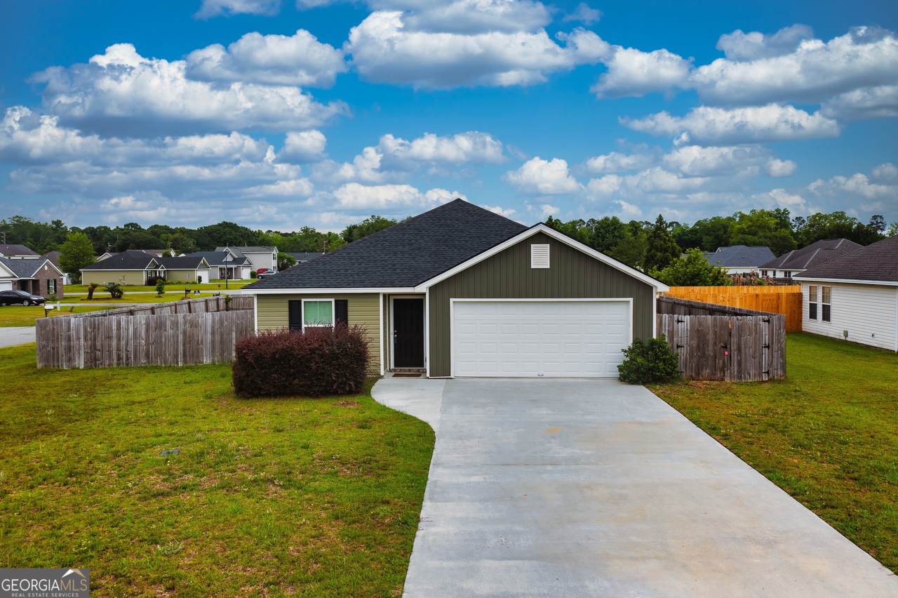 111 Auburn Circle - Photo 1