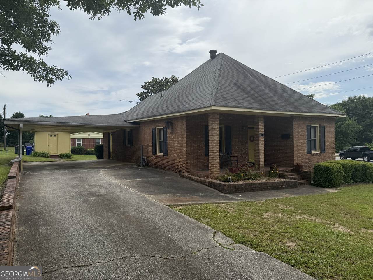 871 Malcolm Street - Photo 1