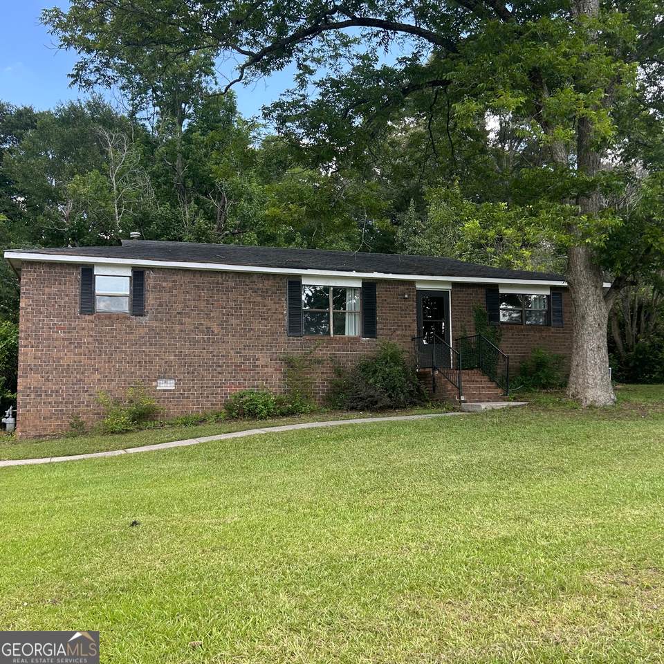 282 Pinehill Road - Photo 1