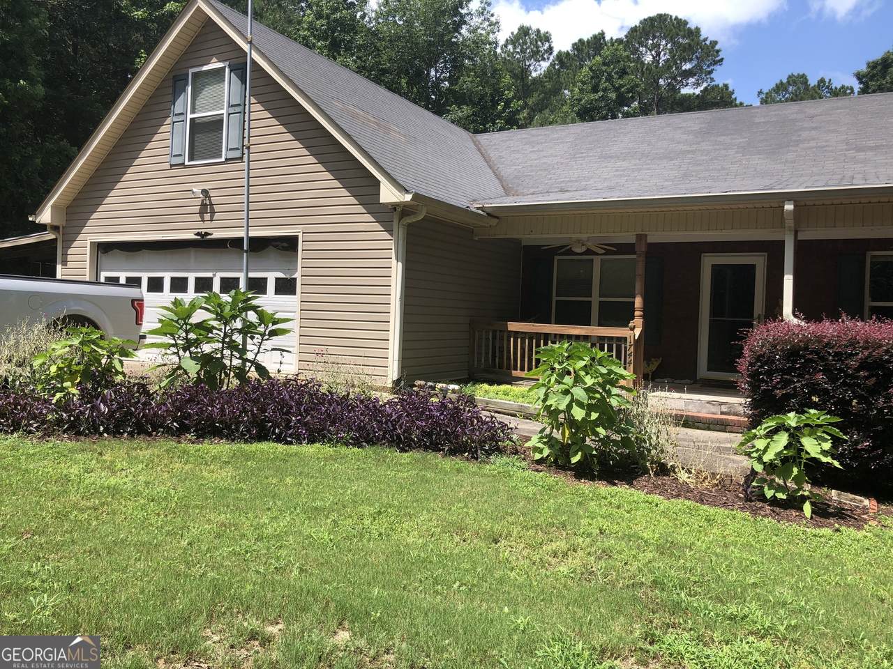 1744 Campbell Road - Photo 1