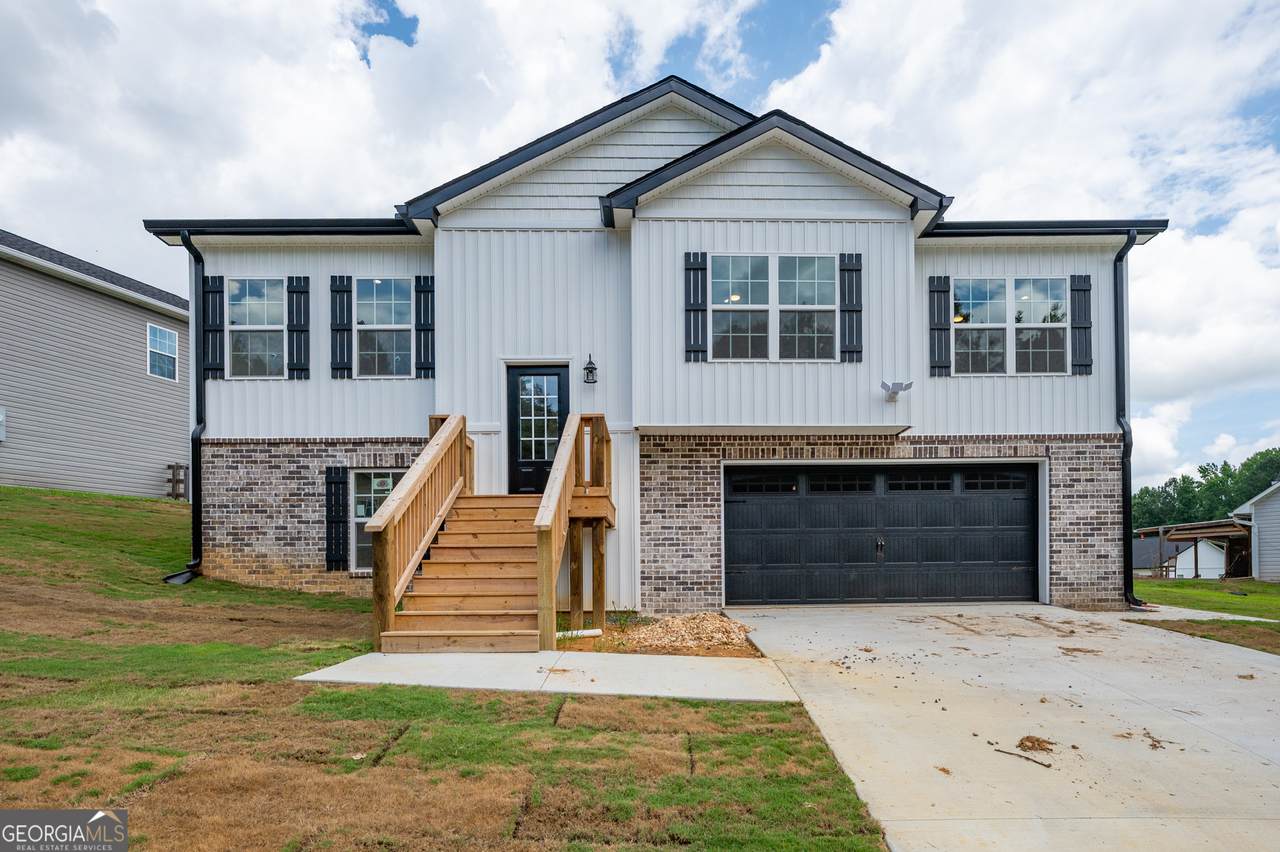 373 Lakecrest Circle - Photo 1