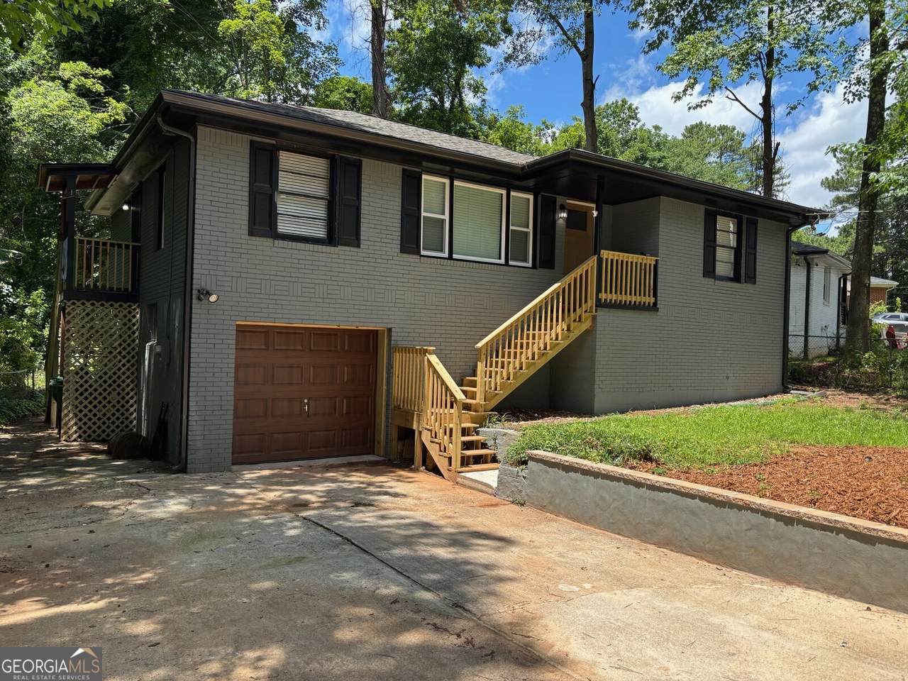 2645 Gresham Road - Photo 1