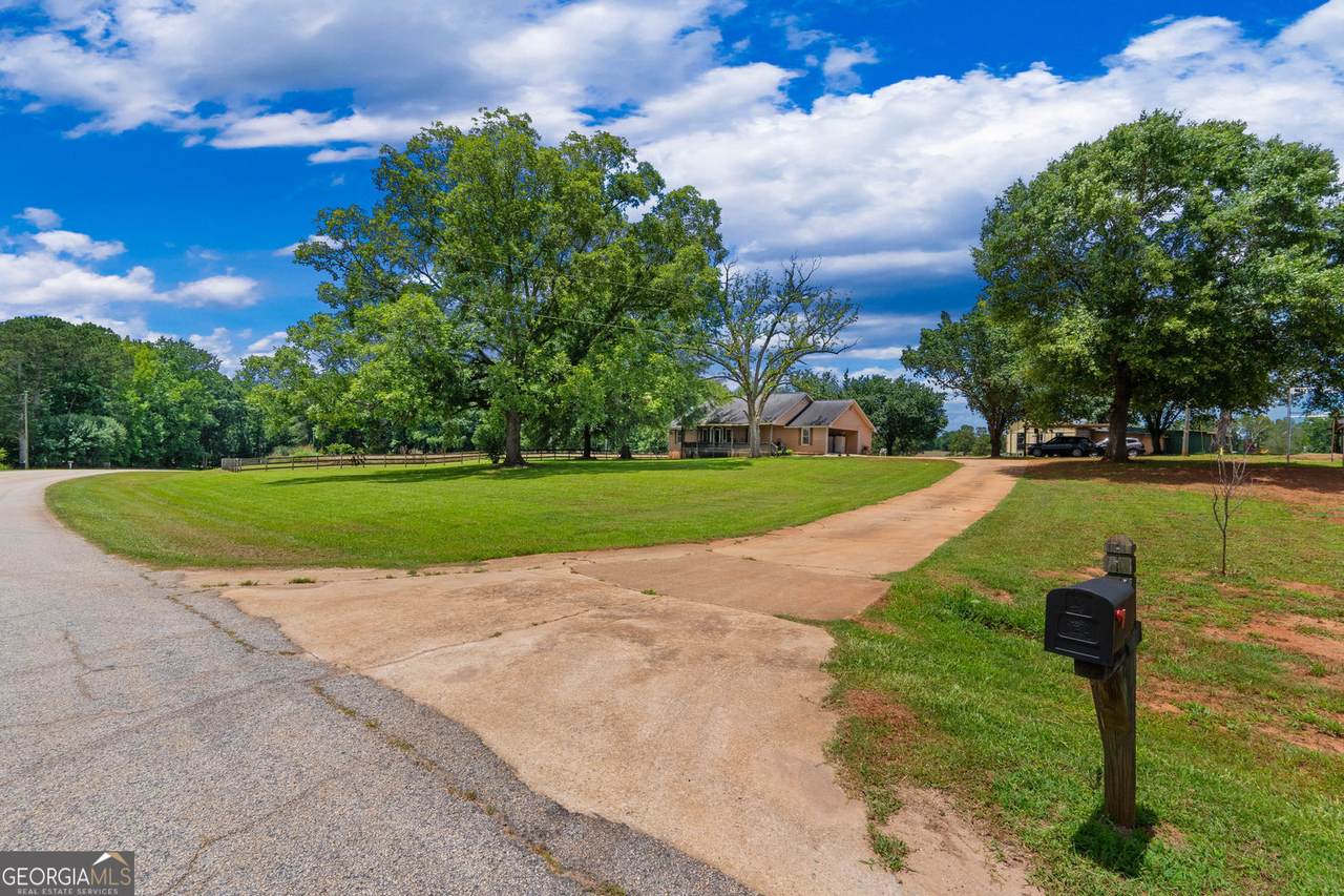 1013 Amber Stapp Studdard Road - Photo 1
