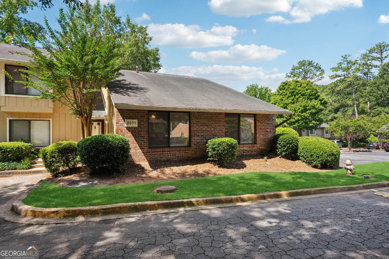 2035 Powers Ferry Trace - Photo 1