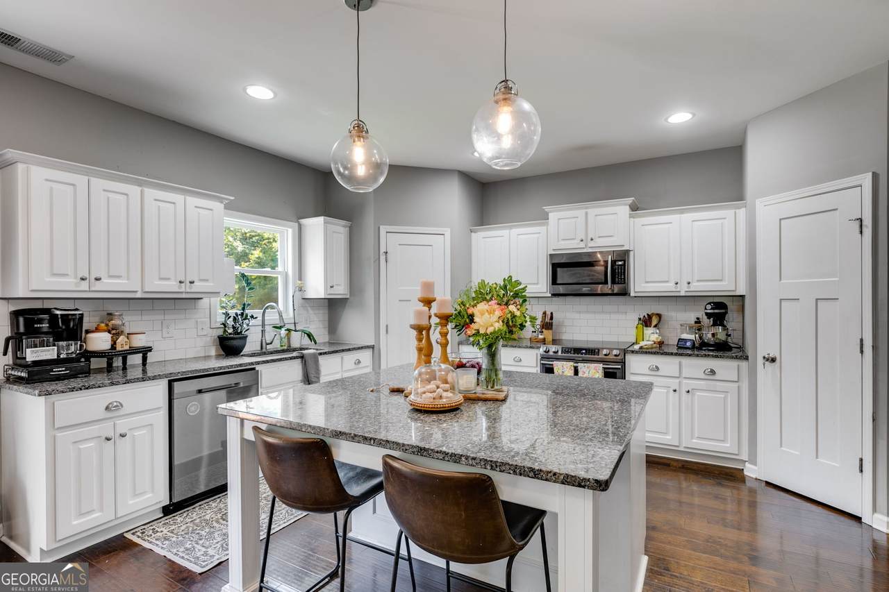 408 Reagan Drive - Photo 1