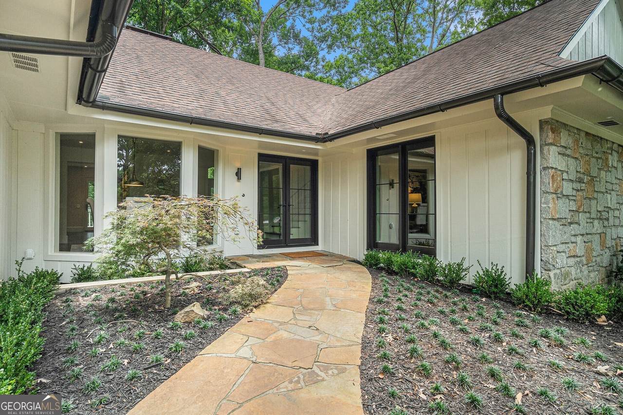 615 Colebrook Court - Photo 1