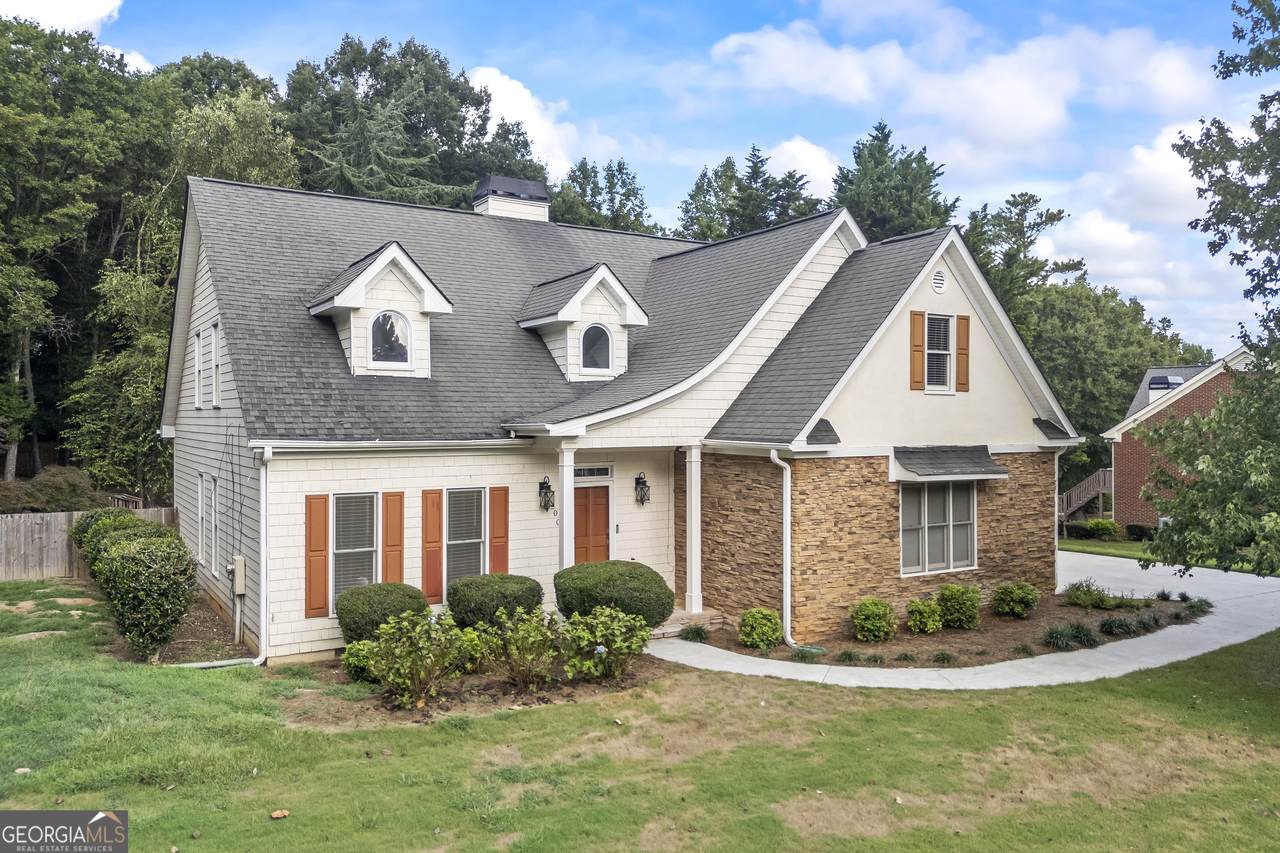 1005 Windridge Drive - Photo 1