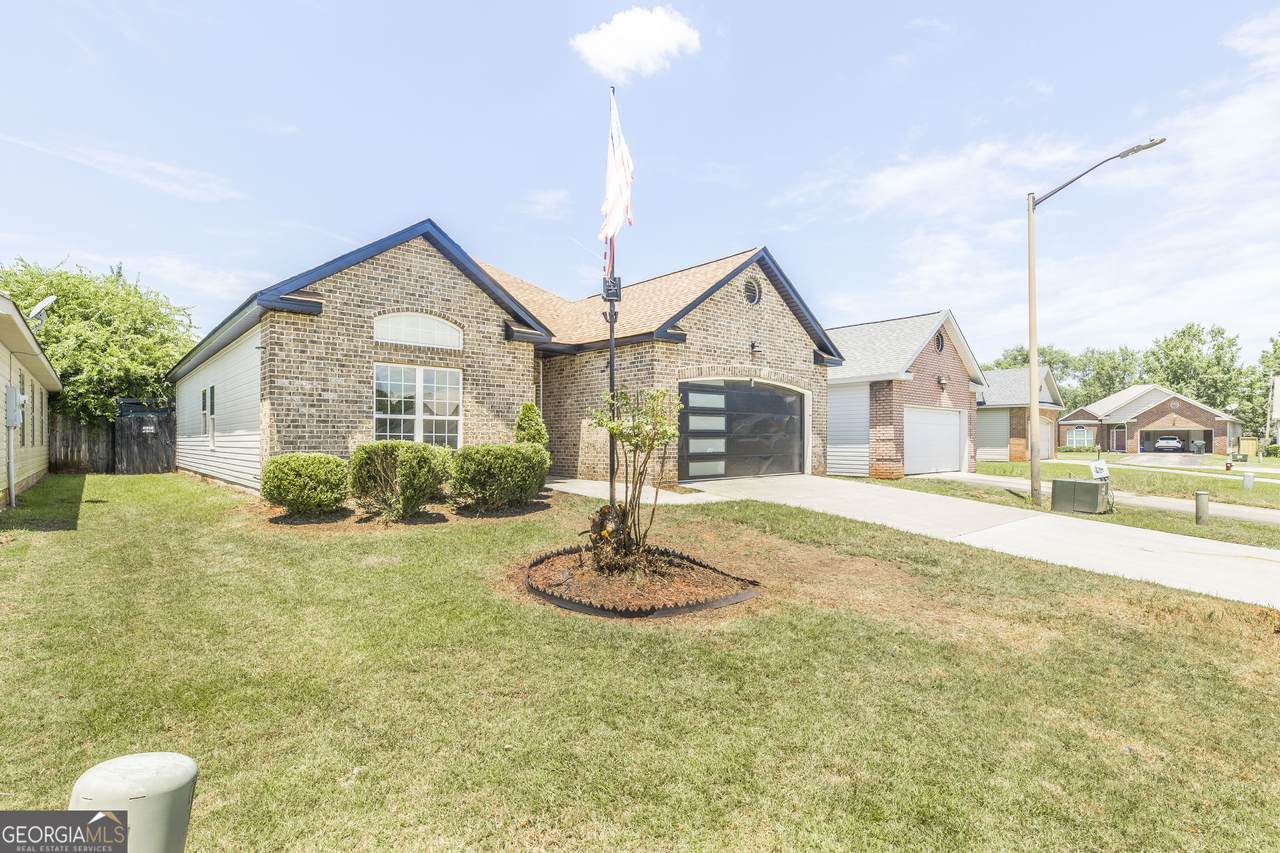 104 Crossing Place - Photo 1