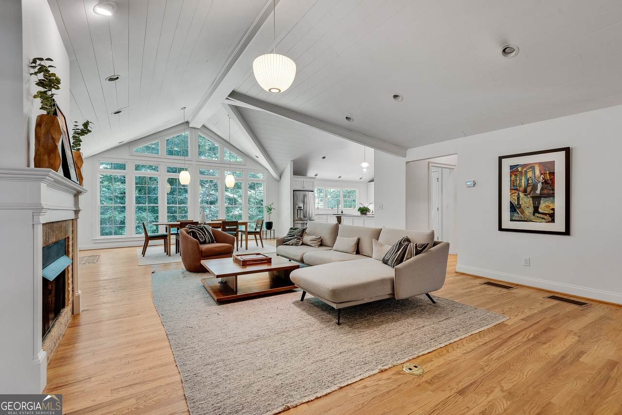 2284 Fairoaks Road - Photo 1