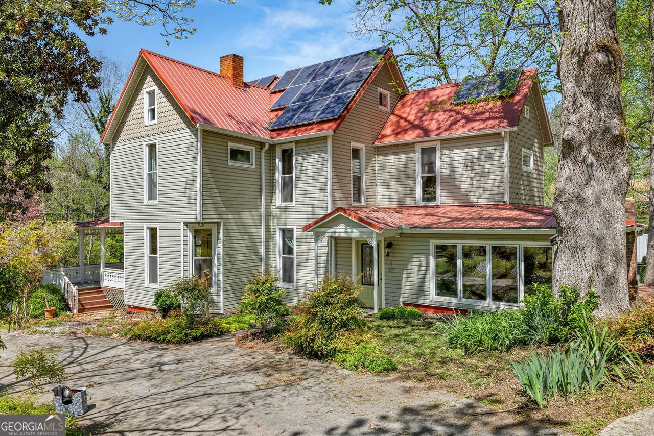 623 Maine Street - Photo 1