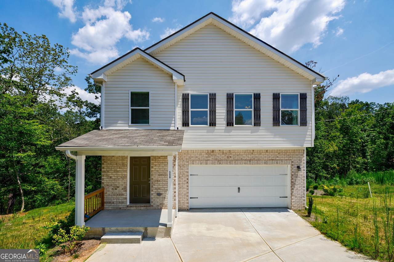 558 Fairview Oak Place - Photo 1