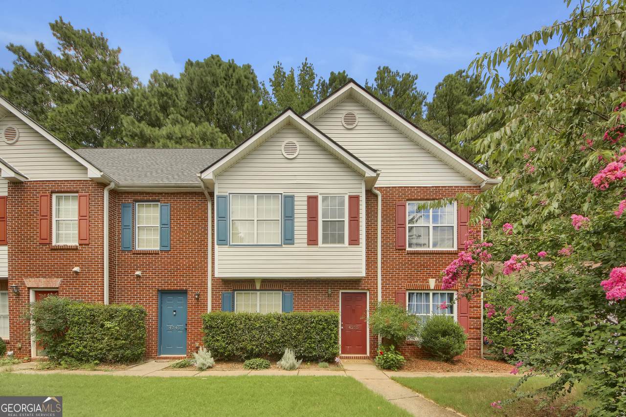 4255 Glen Iris Drive - Photo 1