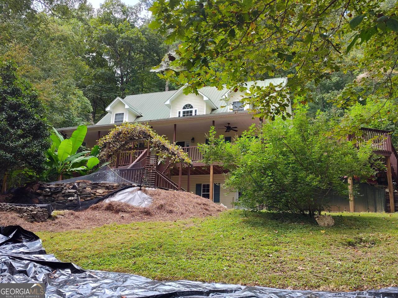 661 Navaho Way - Photo 1