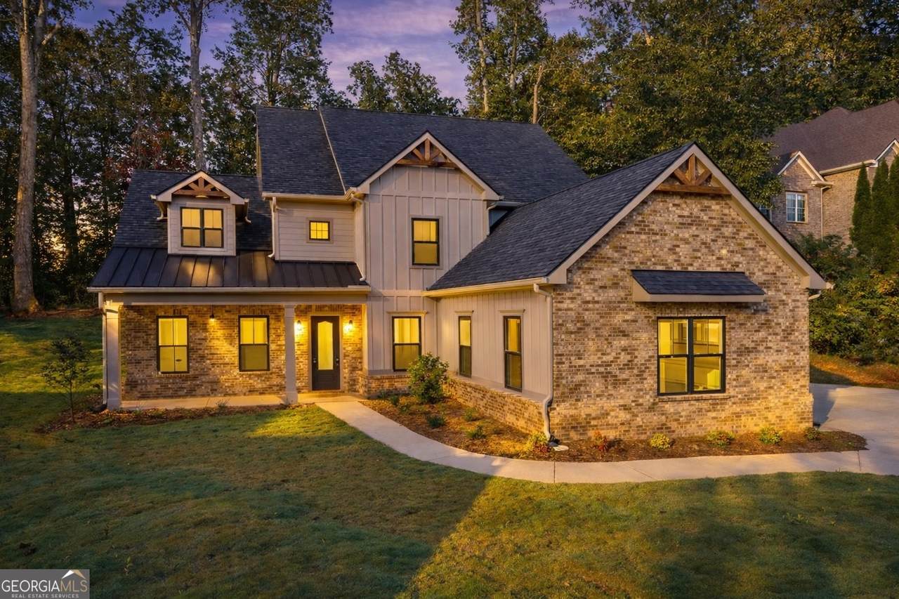 7252 Creekside Way - Photo 1