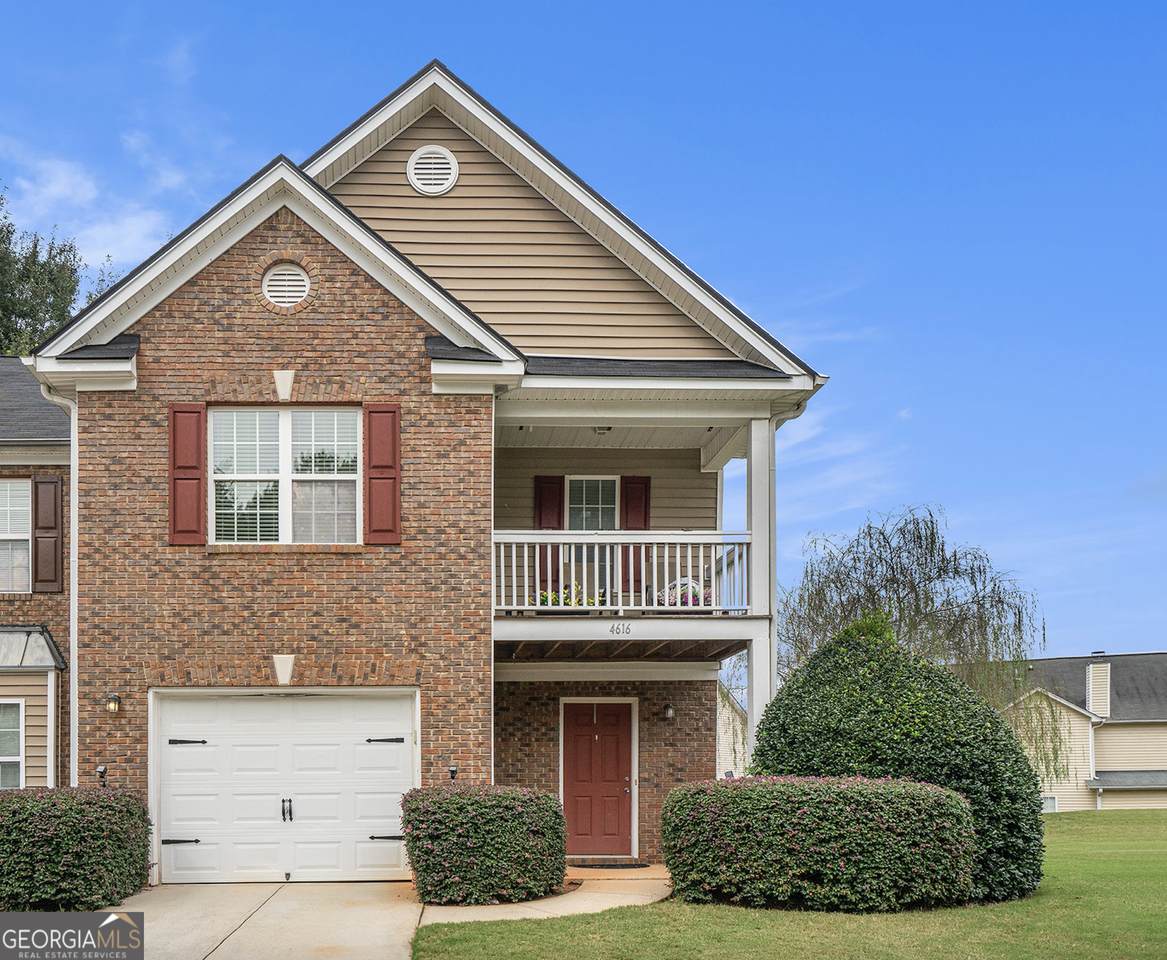 4616 Grand Central Parkway - Photo 1