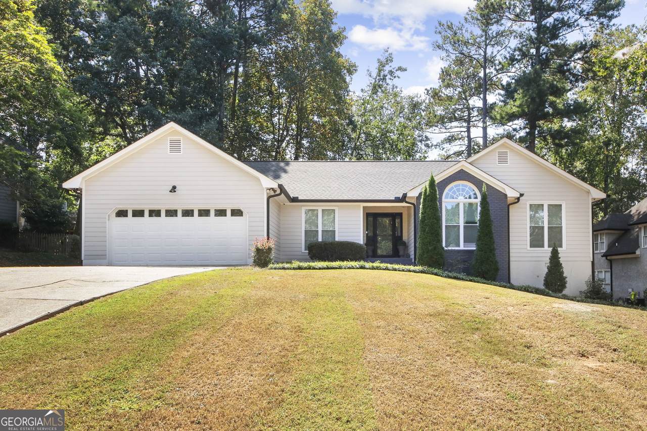 215 Pine Branch Drive - Photo 1